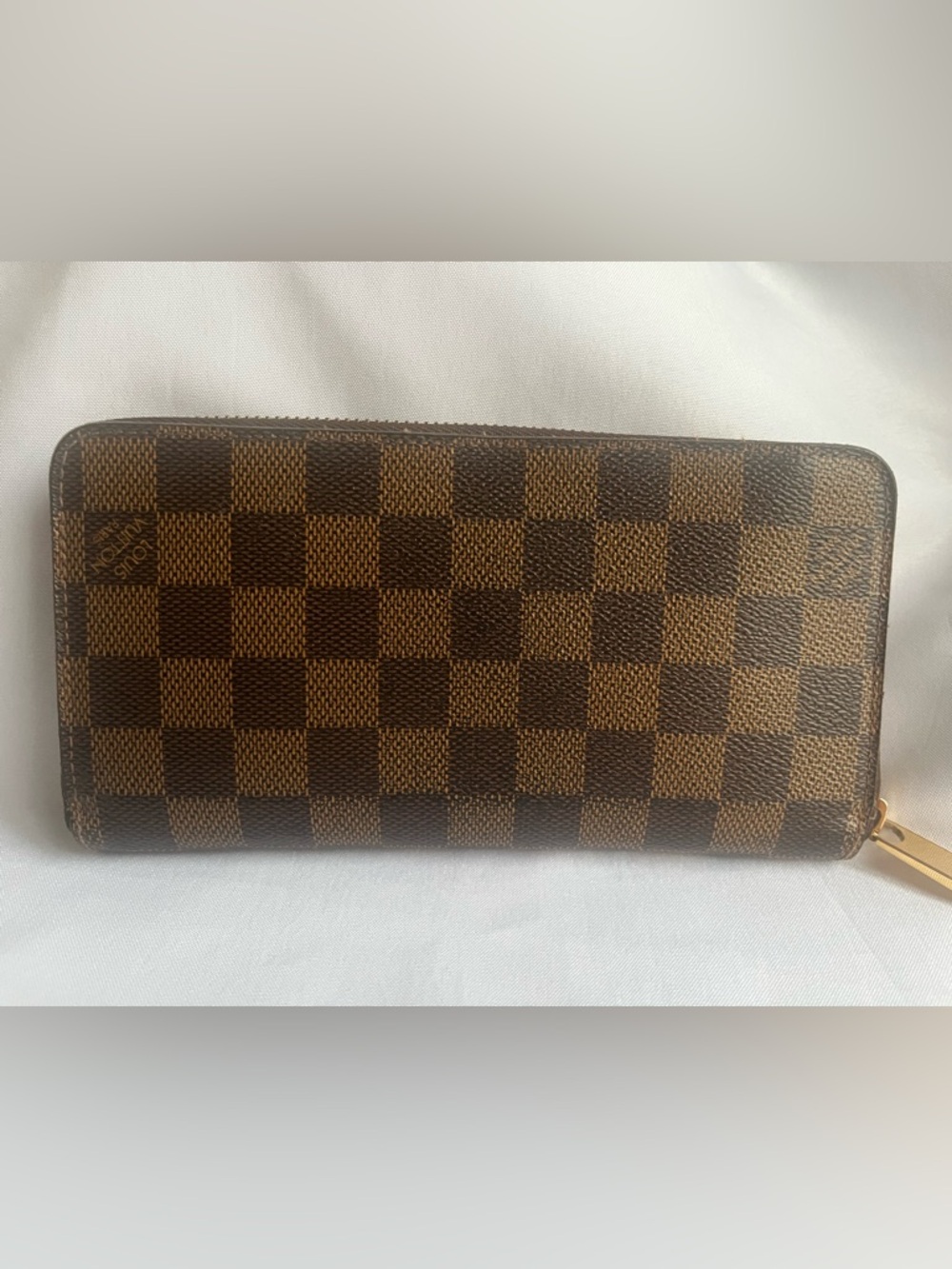 Louis Vuitton Zippy Wallet-Authentic